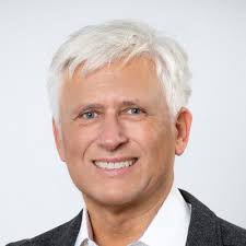 Seeing The 5% Rule of Leadership in the window display of the iconic Barnes  & Noble in New York City was a moment of awe—a mix of pride and wonder that  made