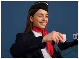 Air hostess career option how to become air hostess physical parameters to  become air hostess | कैसे बनते हैं एयर होस्टेस? मगर ये शर्तें पूरी नहीं कि  तो लड़कियों को नहीं मिल