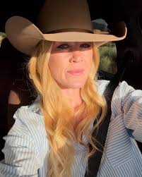 Y'all, how do we feel about my hat?