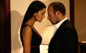El personaje interpretado por la actriz ezgi asaroğlu apareció por primera vez en la televisión por cable en la serie bir dilim aşk, que marcó su debut en la pantalla a la edad de 17 años. Las Mil Y Una Noches Lo Que Debes Saber Sobre Esta Telenovela Turca Internacional Espectaculos La Prensa Peru