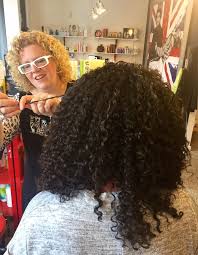 Paul mitchell's new spring loaded detangling shampoo™ is ideal as it contains zero sulfates, which dry out curly hair, and is rich and moisturising. The Top Cg Tips For Styling Curly Hair According To An Expert Naturallycurly Com