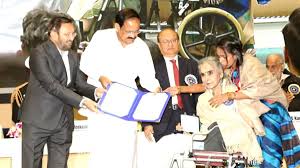 Dairy brand amul paid a heartfelt tribute to veteran actress surekha sikri who died on july 16 in mumbai after suffering a cardiac arrest. Surekha Sikri Arrives On A Wheelchair To Accept National Film Award Celebrities News India Tv