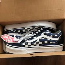 Vans produced the best footwear with great quality and different colour of combinations that go with every style. Zavod Kralovska Hodnost Znervoznet Vans Old Skool Flame Outfit Women Kost Bez Pochyby Formulace