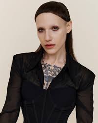 CLARA RAE artist portrait