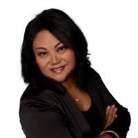 Leslie Pringle's Instagram, Twitter & Facebook