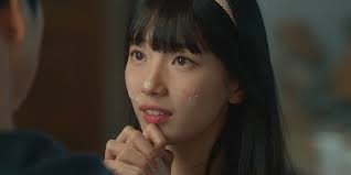 My God... Doona is really attractive 😭