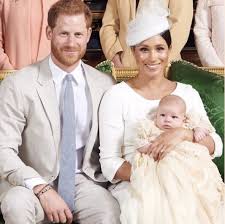 We would like to show you a description here but the site won't allow us. Baby Archie Details Der Taufe Geluftet