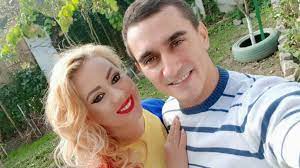 Inca nu am auzit melodia si sunt foarte curios atat de genul muzical pe care il abordeaza dar si de versurile. Cum IÈ™i CaÈ™tigÄƒ Banii Larisa Fosta SoÈ›ie A Lui Marian DrÄƒgulescu A