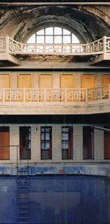 Bassin Vide Cabines Du 1e Etage Roubaix France Roubaix Musee D Art