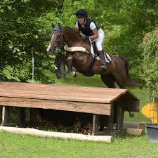 Die vielseitigkeit, heute auch eventing genannt, früher als military bezeichnet, ist eine disziplin des pferdesports. Es Geht Wieder Los In Fulda Reiter Durfen Sich Auf Wettkampfe Freuen Lokalsport
