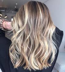 langer abgehackter schnitt mit einer streuung von stufen haarschnitt lange haare lange haare haare balayage
