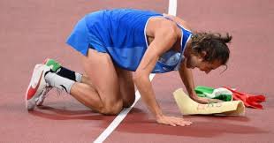 Il salto in alto è una specialità sia maschile sia femminile dell'atletica leggera, e fa parte dei salti in elevazione. Rxu6yynwzt Shm