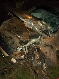 El accidente se produjo cuando un carro marca honda, modelo civic, en el que viajaban seis personas impactó con una patana cargada de caña, que se encontraba estacionada en el. Tres Muertos Durante Accidente Rutero En San Pedro Nacionales Abc Color