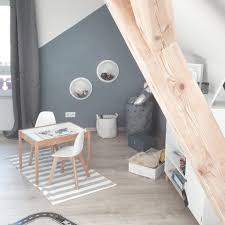 Jungszimmer Mit Dachschrage Interessante Wandgestaltung Kinder Zimmer Kinderzimmer Einrichtungsideen Wohnzimmer Esszimmer