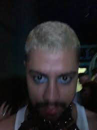 queria sintetizar tudo que eu sinto por você numa simples frase que te  fizesse sentir o peso e a profundidade do imenso amor que sinto por você,  mas nada jamais seria o suficiente. te amo além do que ...