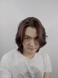 董舜豪- 找飯店？ Trivago！ 尷尬期？ Kimiko！ 頭髮留長的過程總是尷尬的...