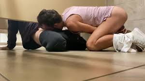 Cruising in public toilet led to anal fuck - ThisVid.com Türkçe