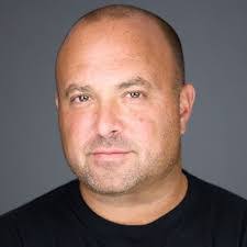 Derek Antone's Instagram, Twitter & Facebook