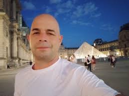 #MásSanaDeViaje🇫🇷 Otra vez París, ✈️Viajando con Enrique Delfín Espinosa,  Hola a todos, hoy llegué a #París a pasar la tarde-noche, y luego luego me  fui a ver todos mis lugares favoritos. Me saqué las ...