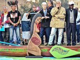 Maybe you would like to learn more about one of these? Que Simbolizan Las Esculturas De La Amazonia Robadas Del Vaticano Y Lanzadas Al Rio Tiber
