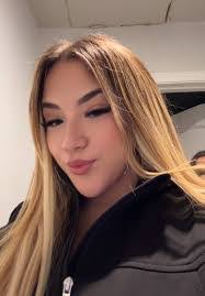 Brenda Lona's Instagram, Twitter & Facebook