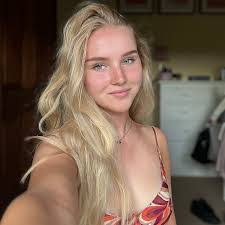 Millie May's Instagram, Twitter & Facebook