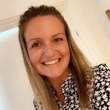 JOB NYT 🤩🍍 Jeg er rigtig glad og stolt over at kunne meddele, at jeg pr.… 