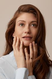 Marilyn Bourdeau's Instagram, Twitter & Facebook