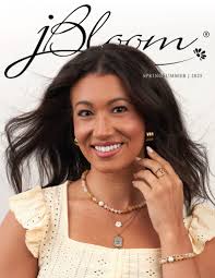 Check out the new spring/summer catalog that just launched!!🤩 So many new  earrings, necklaces, bracelets, and rings!! They even added 27 new  permanent chain options to pick from! Comment below if you