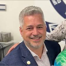 Karen Heater's Instagram, Twitter & Facebook