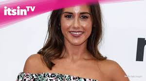 Schon als im gemeinsamen liebesurlaub auf den malediven ein verdächtiger ring an sarahs finger funkelte, wurde gemunkelt, ob sich das liebespaar bereits verlobt habe. Liebe Bestatigt Sarah Lombardi Kusst Fussballer Julian Buscher Youtube