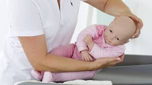 Sie sind abhängig von unterschiedlichen faktoren, wie zum beispiel von der größe. Babys Erste Drehversuche Tipps Zur Unterstutzung Youtube
