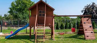 Das spiel im stelzenhaus mit rutschen und klettermöglichkeiten regt die fantasie der kinder an bei ebay finden sie stelzenhäuser in verschiedenen größen und varianten in einer großen auswahl. Spielturm Selber Bauen So Einfach Geht S Papaseite De