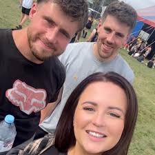 Looking for someone who can help with fitting a body kit to my car?