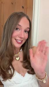 Alyssa Abramson's Instagram, Twitter & Facebook