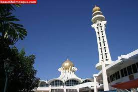 Masjid negeri pulau pinang adalah masjid negeri bagi negeri pulau pinang, malaysia.dibina pada tahun 1979, ia terletak di daerah timur laut.masjid negeri ditadbir oleh seorang pegawai hal ehwal islam dengan dibantu oleh pegawai pegawai masjid dan kakitangan yang dilantik oleh pihak kerajaan. World Beautiful Mosques Pictures