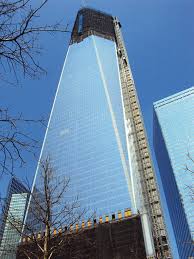 Plus de 11 ans après les terribles attentats du 11 septembre 2001 sur les tours du world trade center, la nouvelle tour du wtc a atteint sa hauteur définitive. Visiter Le Memorial 9 11 De New York Planete3w