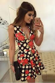 Canli Bahar Renkleriyle Civil Civil Kiyafet Gogus Dekolteli Likrali Cicek Desenli Elbise Modelleri Ile Yaz Cute Dresses Short Dresses Dresses