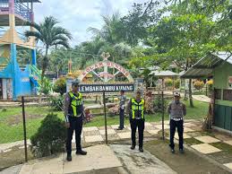 Polisi Patroli Objek Wisata, Jajaran Polres Lampung Utara Pastikan Keamanan  Pengunjung - Tribratanews Resta Lampung Utara