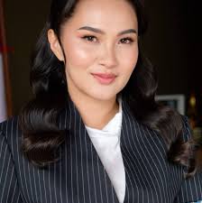 I want to try audio books. What site are we recommending?