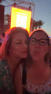 Singer Jessica Leigh