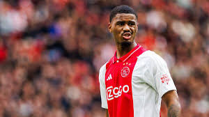 Chelsea tras los pasos de Hato: ¿Un nuevo Martínez para el Ajax?
