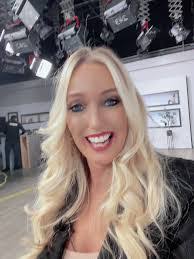 Hayley Palmer's Instagram, Twitter & Facebook