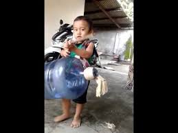 Sungguh lucu binatang yang satu ini. Lucu Anak Kecil Bermain Gendang Beleq Youtube Make It Yourself Satya Ball Exercises