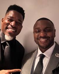 Me at 21. Off center headshots… failing sitcom cameo… the rest is HISTORY!  🍿 🎥 #thecavemanshow #21yearoldme #igtrends #fyp #2000s #sitcoms  #actorlife #throwback