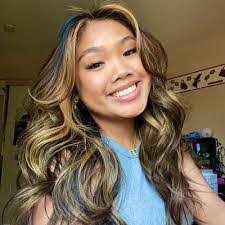 Emma Morelli's Instagram, Twitter & Facebook