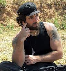 Gaza, proseguono le giornate tra orrori e morte in tutta la striscia con deboli speranze di pace. Cinque Anni Fa Vittorio Arrigoni Veniva Ucciso A Gaza Il Ricordo Della Madre Rai News