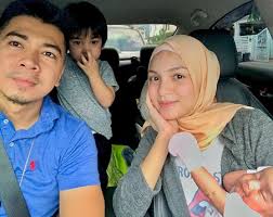 Pelakon cantik amyra rosli dengan single kedua yang berjudul kisah cinta kita, muzik genre. Muka Bahagia Sangat Tuh Happy Nak Raya Ke Aryssa Netizen Berita Kopak Cc