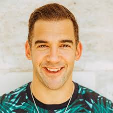 Conquering Self-Doubt & Achieving Your Dreams with Lewis Howes #Fabulo