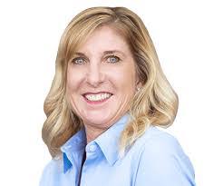 Melanie Lathrop's Instagram, Twitter & Facebook